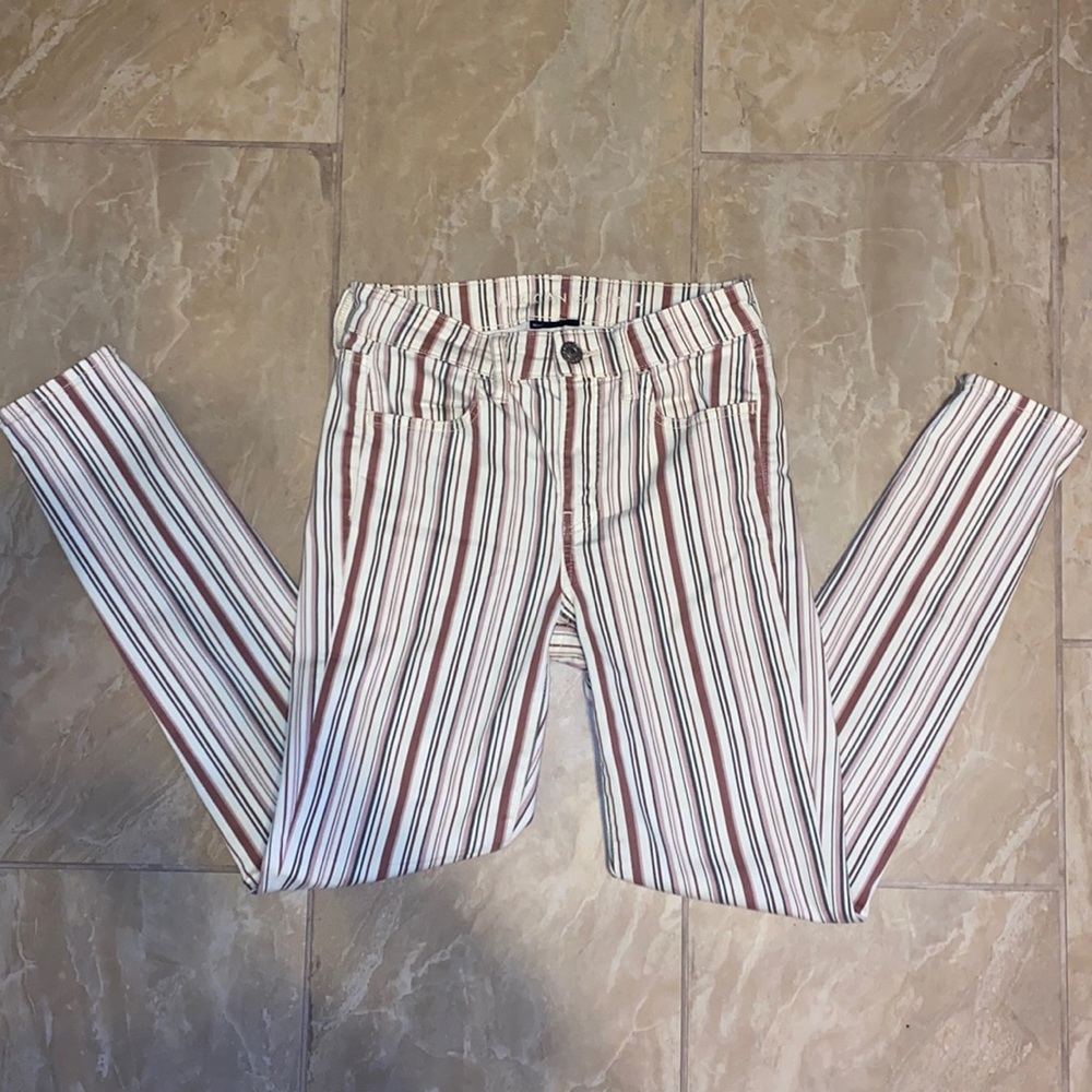 Womens American Eagle striped boyfriend jeans. Size 4 regular. High rise